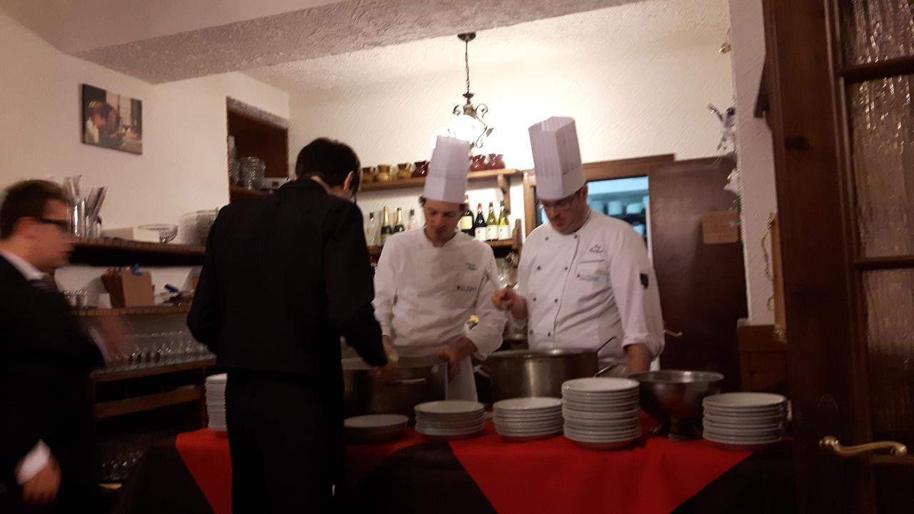 Casa Alpina De Filippi Hotell Macugnaga Eksteriør bilde