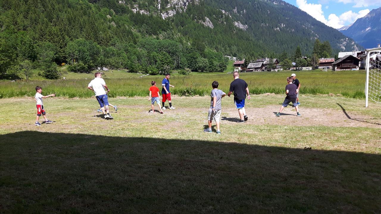 Casa Alpina De Filippi Hotell Macugnaga Eksteriør bilde