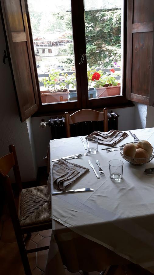 Casa Alpina De Filippi Hotell Macugnaga Eksteriør bilde