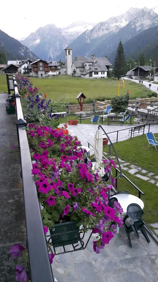 Casa Alpina De Filippi Hotell Macugnaga Eksteriør bilde
